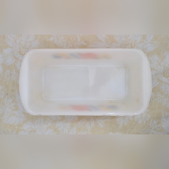 Glasbake loaf pan with a floral pattern, Glasbake J-522 loaf pan - Picture 2 of 4